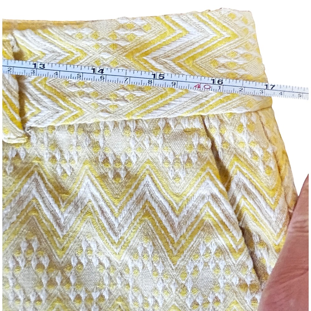 Ann Taylor Factory Womens Yellow White Chevron Jacquard Shorts Size 6 Geometric - Picture 6 of 7